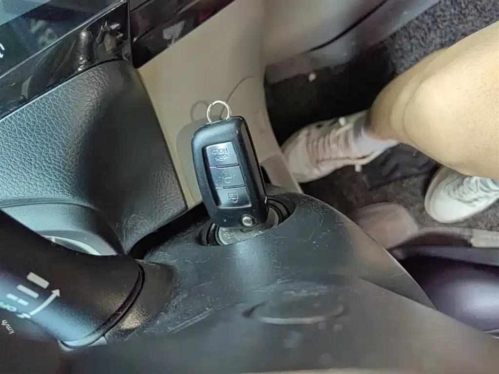 Nissan Sylphy 2016 1.6XL CVT Luxury Edition — миниатюра 9
