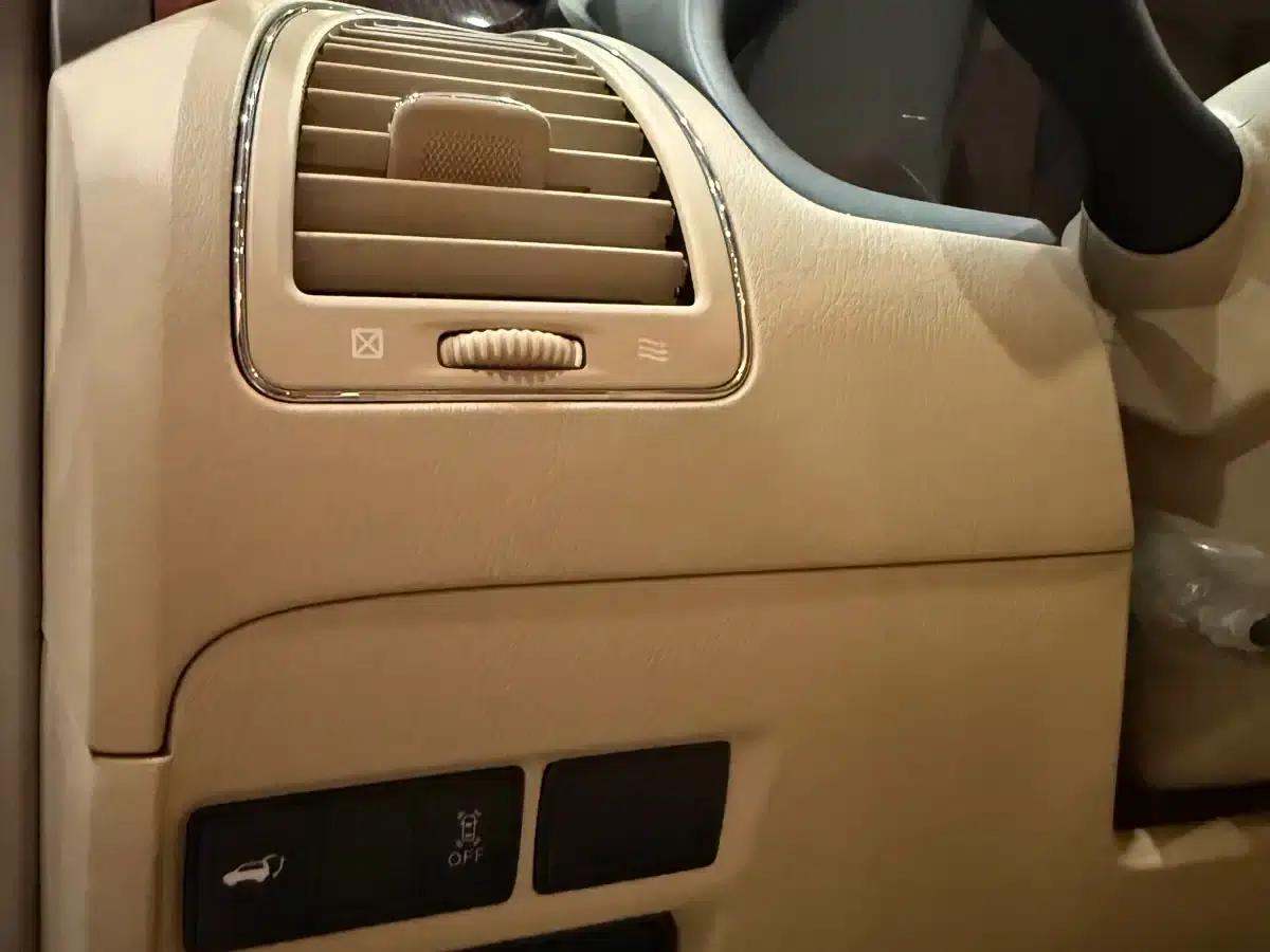 Nissan Patrol 2018 4.0L Flagship Edition — миниатюра 12