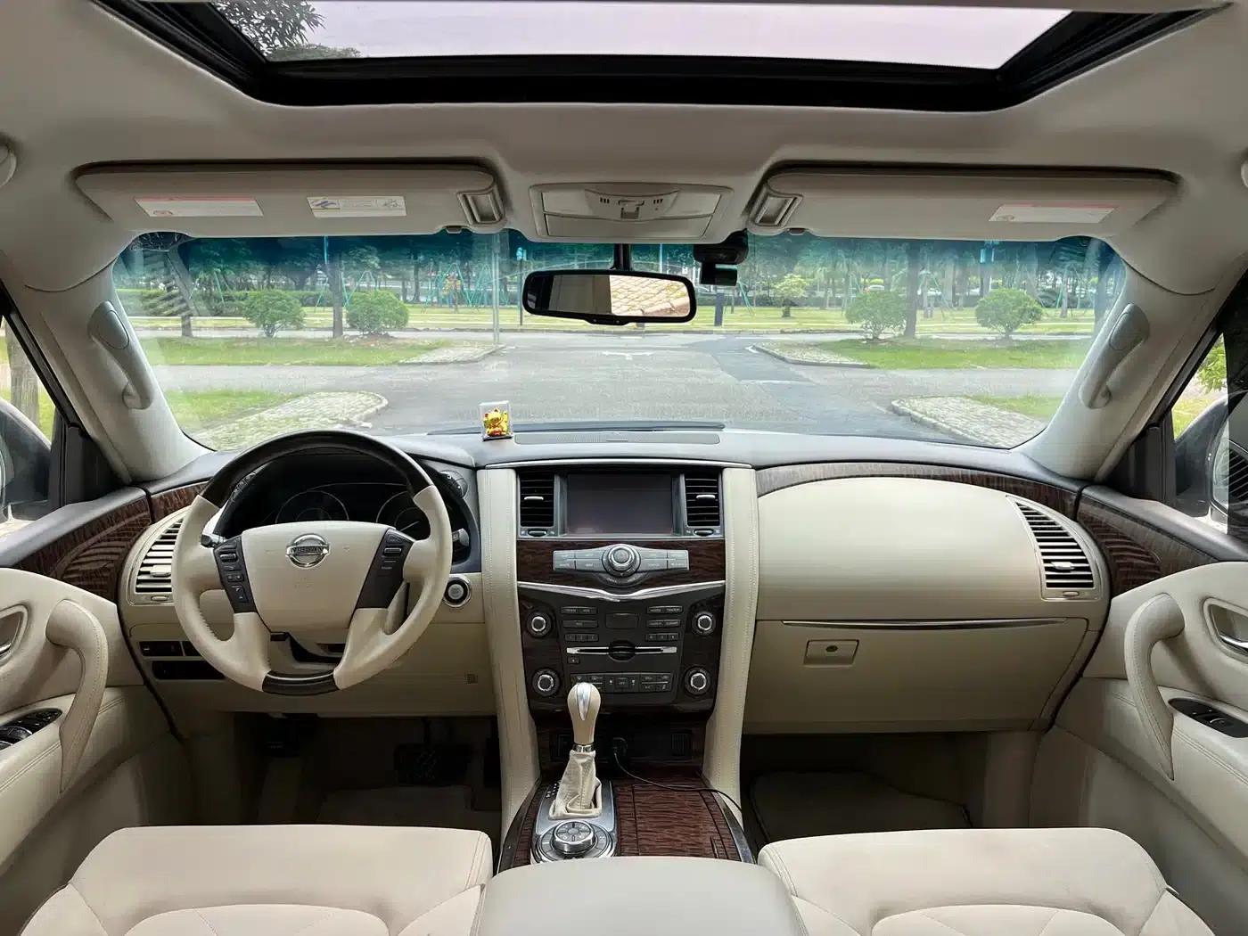 2017 Nissan Patrol 4.0L Automatic — миниатюра 14