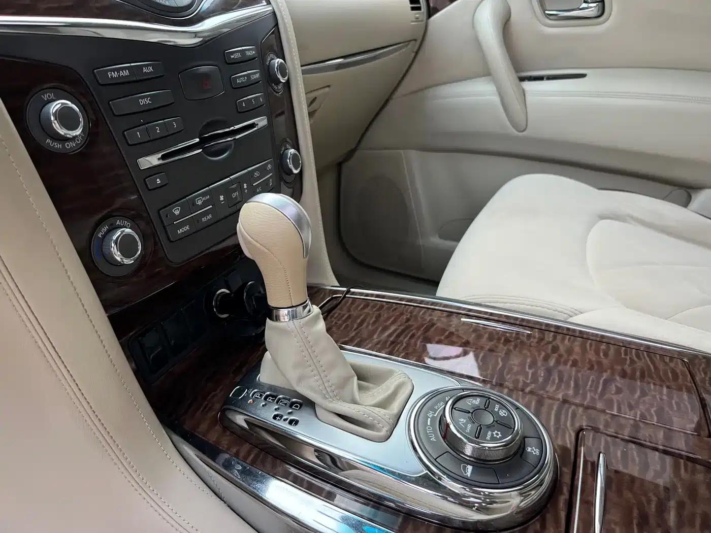 2017 Nissan Patrol 4.0L Automatic — миниатюра 16