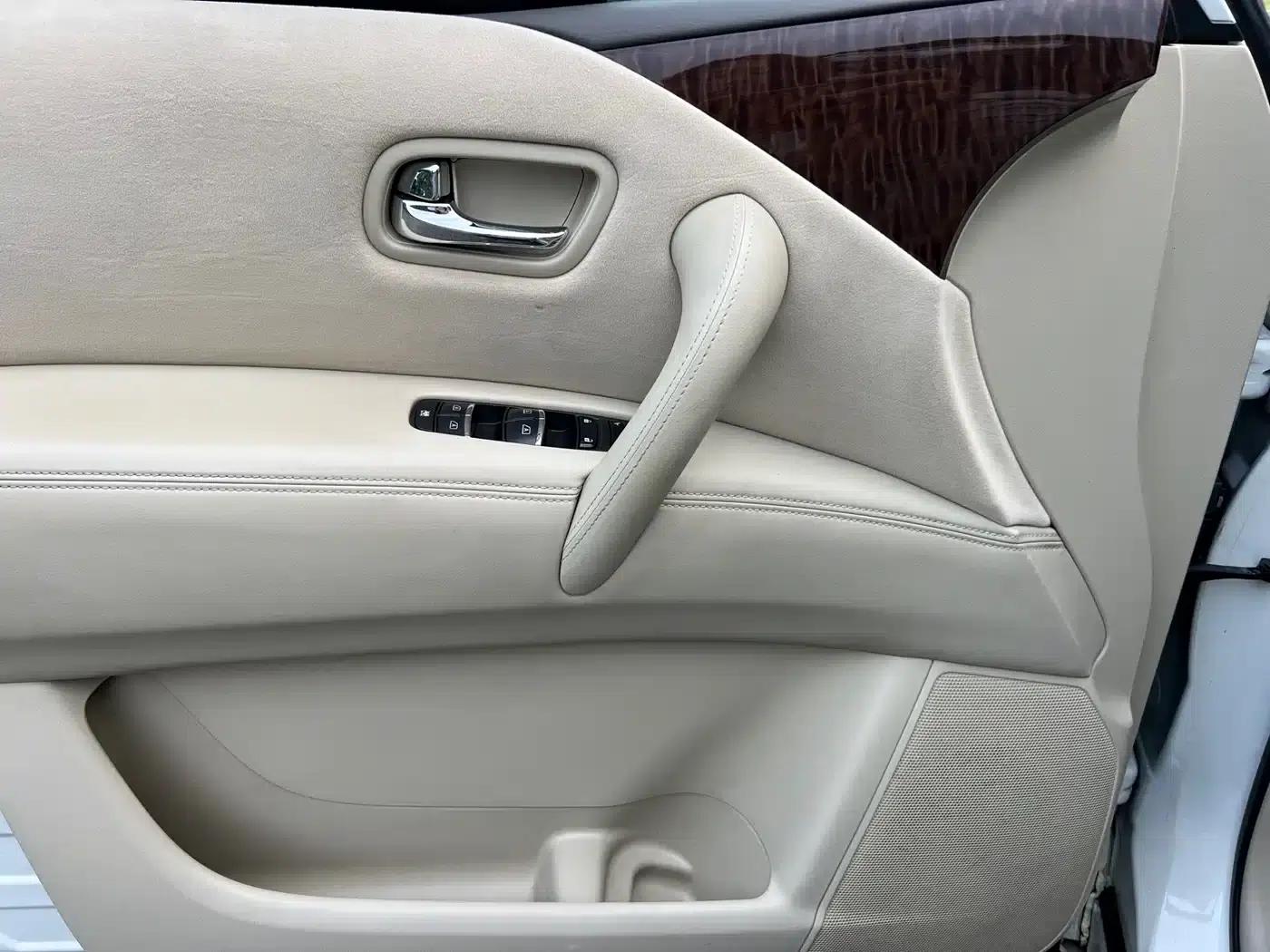 2017 Nissan Patrol 4.0L Automatic — миниатюра 19