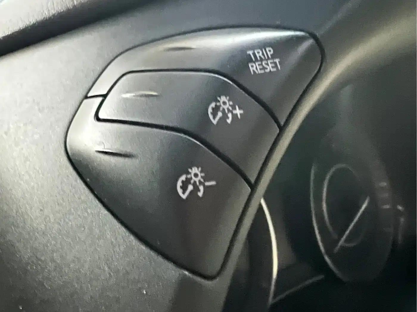 2017 Nissan Patrol 4.0L Automatic — миниатюра 21