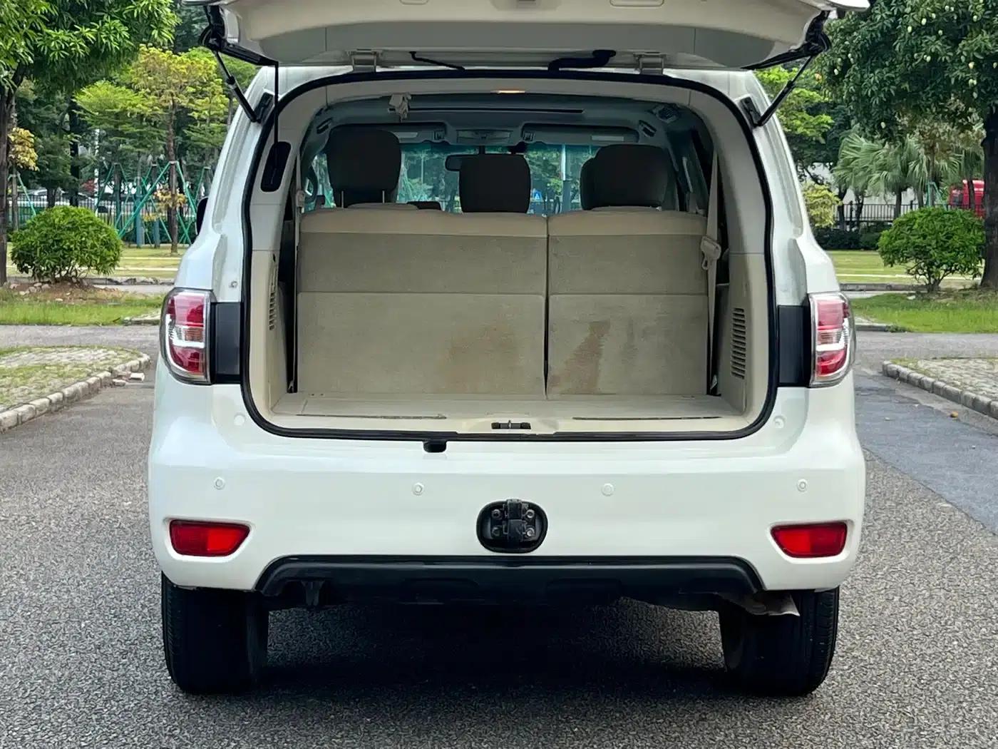 2017 Nissan Patrol 4.0L Automatic — миниатюра 25