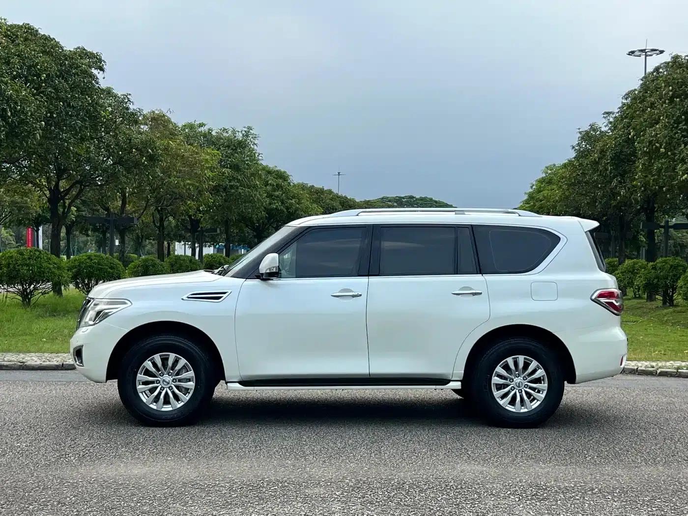 2017 Nissan Patrol 4.0L Automatic — миниатюра 4