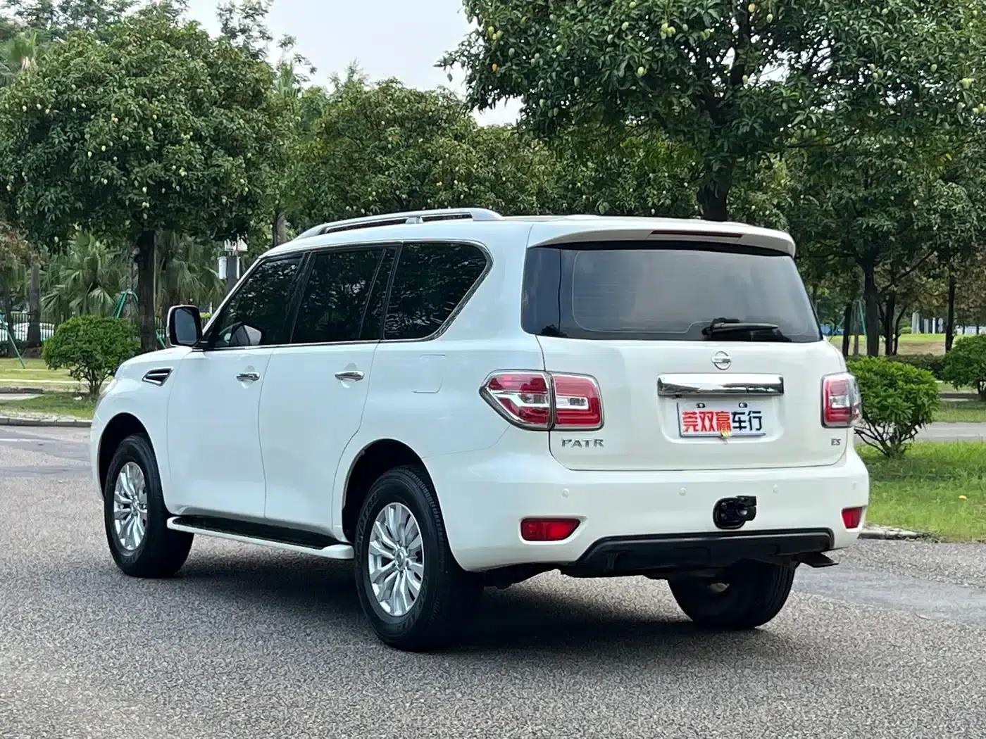 2017 Nissan Patrol 4.0L Automatic — миниатюра 5