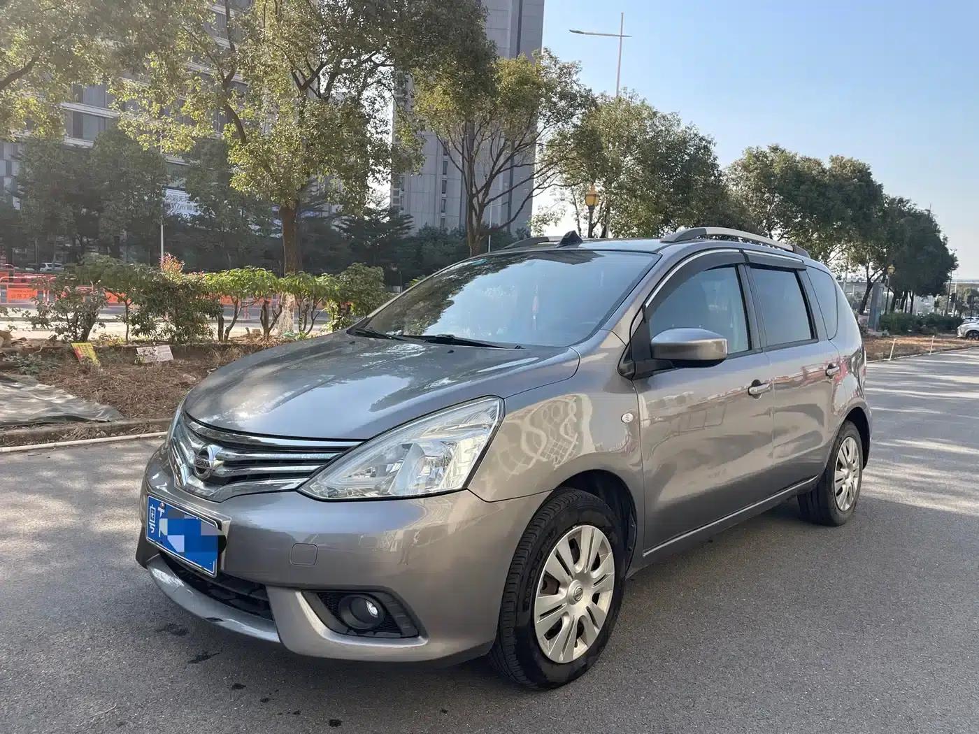 Nissan Livina 2013 1.6XE CVT Comfort Edition — миниатюра 1
