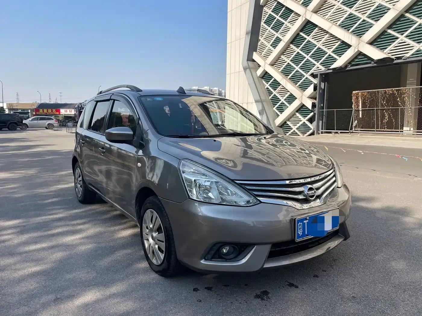 Nissan Livina 2013 1.6XE CVT Comfort Edition — миниатюра 3
