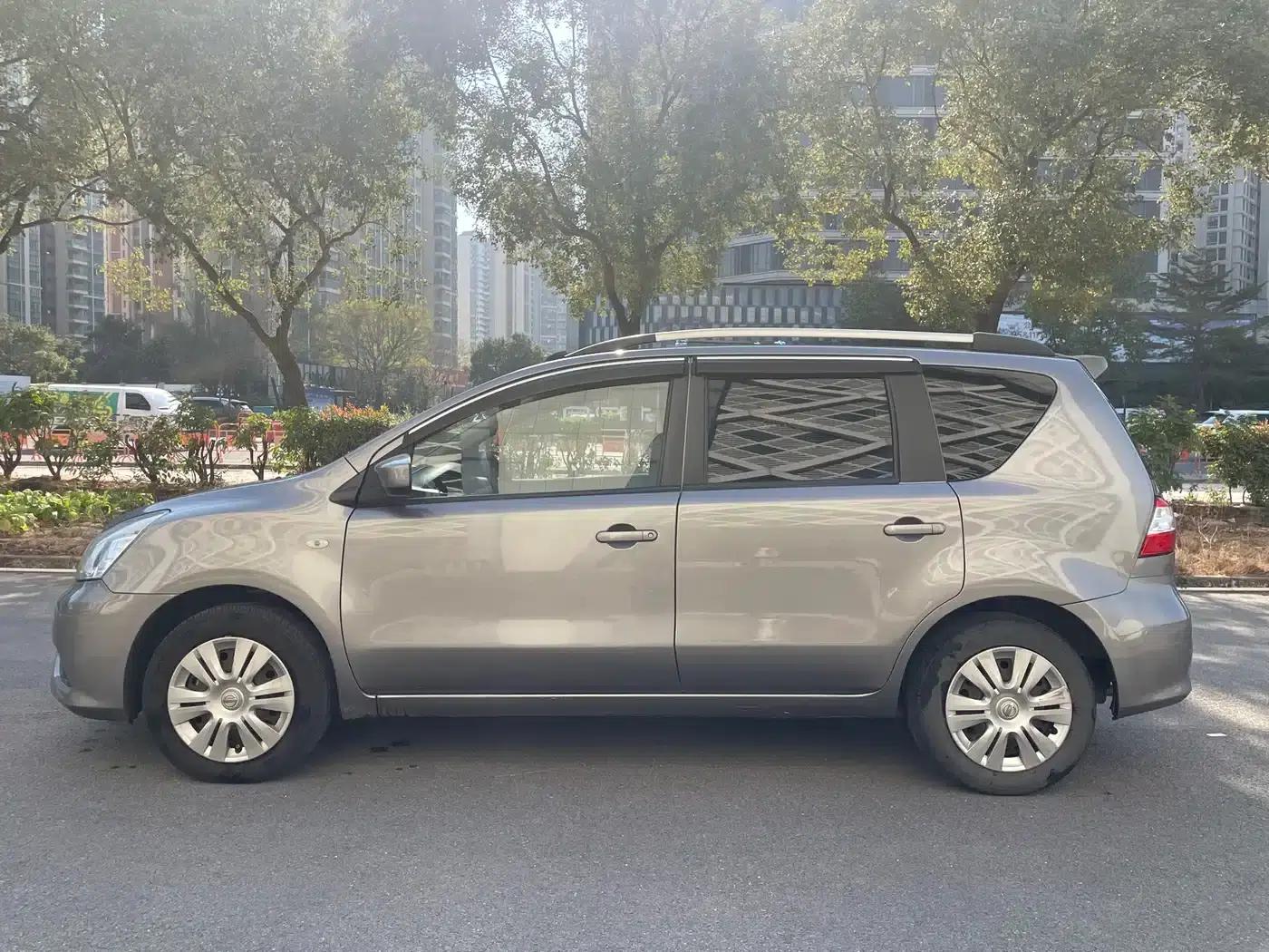 Nissan Livina 2013 1.6XE CVT Comfort Edition — миниатюра 7