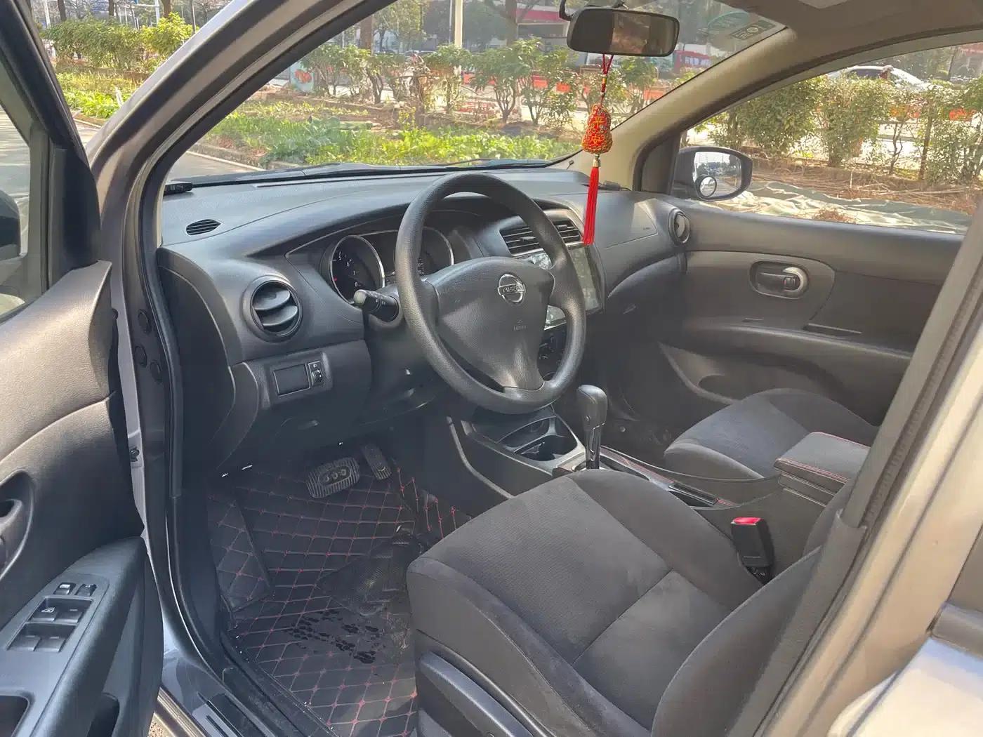 Nissan Livina 2013 1.6XE CVT Comfort Edition — миниатюра 8
