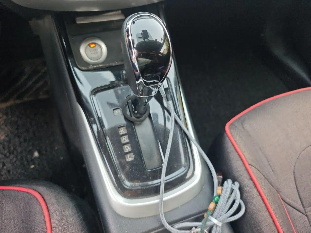 Nissan Tiida 2016 1.6L CVT Cool Dynamic Edition — миниатюра 14
