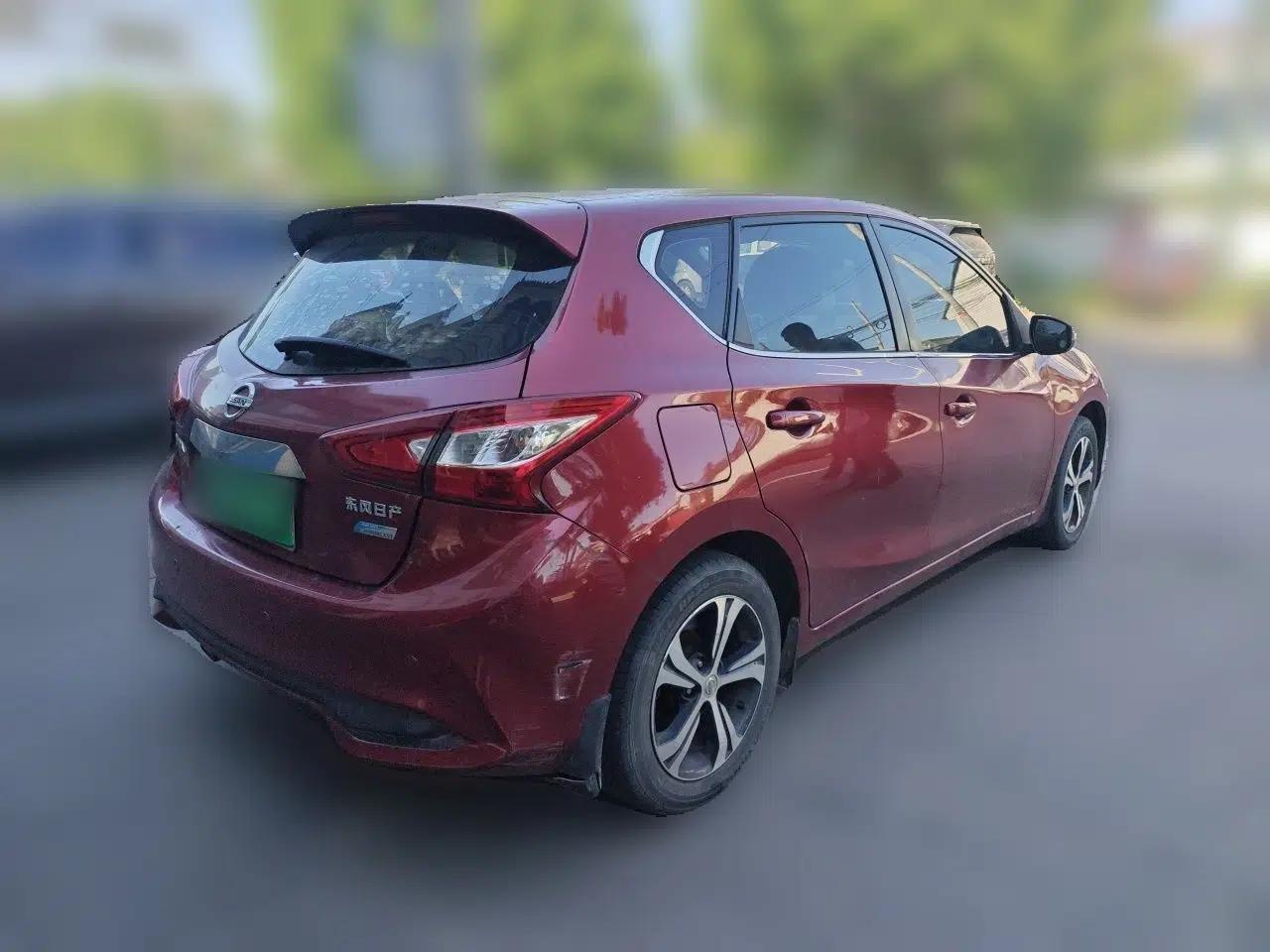 Nissan Tiida 2016 1.6L CVT Cool Dynamic Edition — миниатюра 6