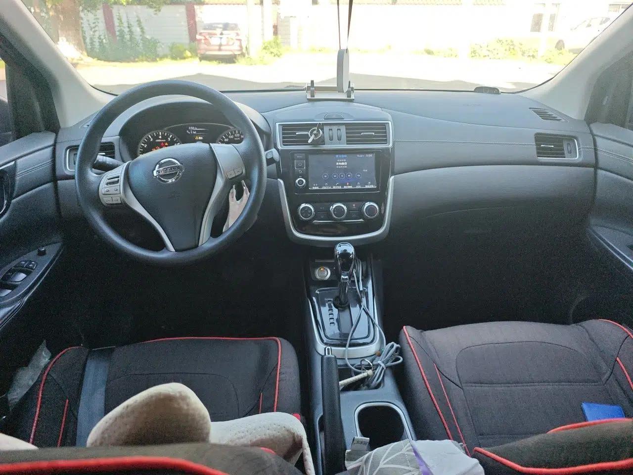 Nissan Tiida 2016 1.6L CVT Cool Dynamic Edition — миниатюра 9