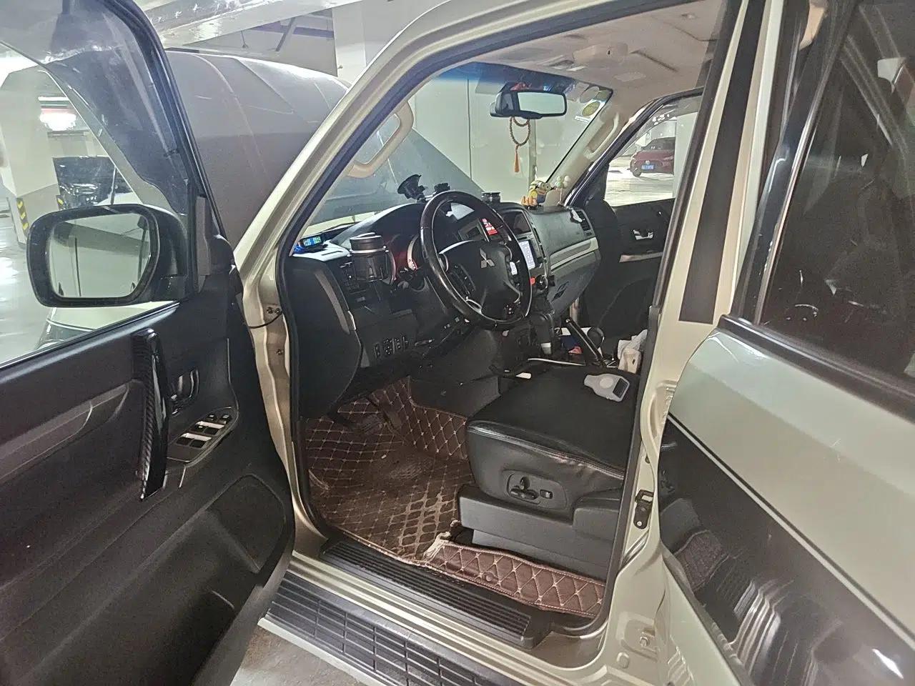 Mitsubishi Pajero 2016 3.0L Automatic Prestige Version China V Standard — миниатюра 16