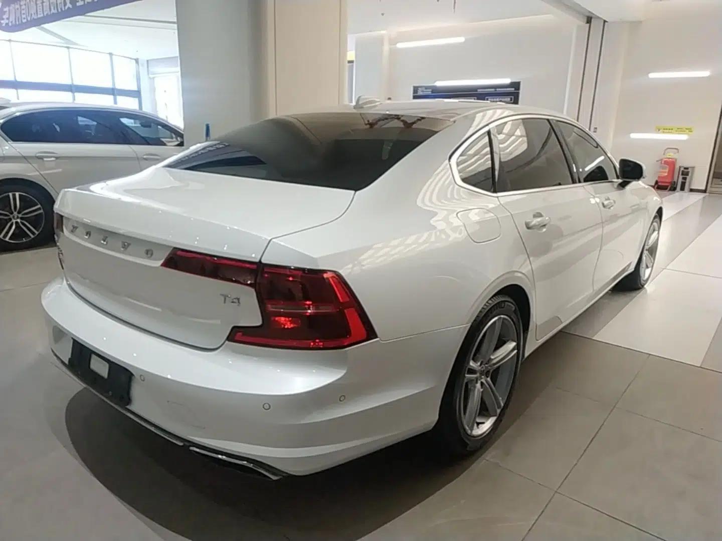 Volvo S90 2018 T4 Zhiyuan Edition — миниатюра 6