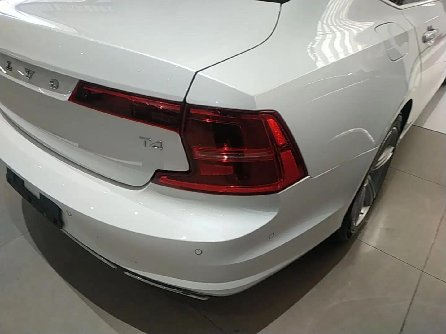Volvo S90 2018 T4 Zhiyuan Edition — миниатюра 9