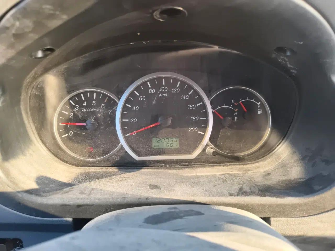 Wuling Hongguang 2014 1.2L Base Model China IV — миниатюра 11