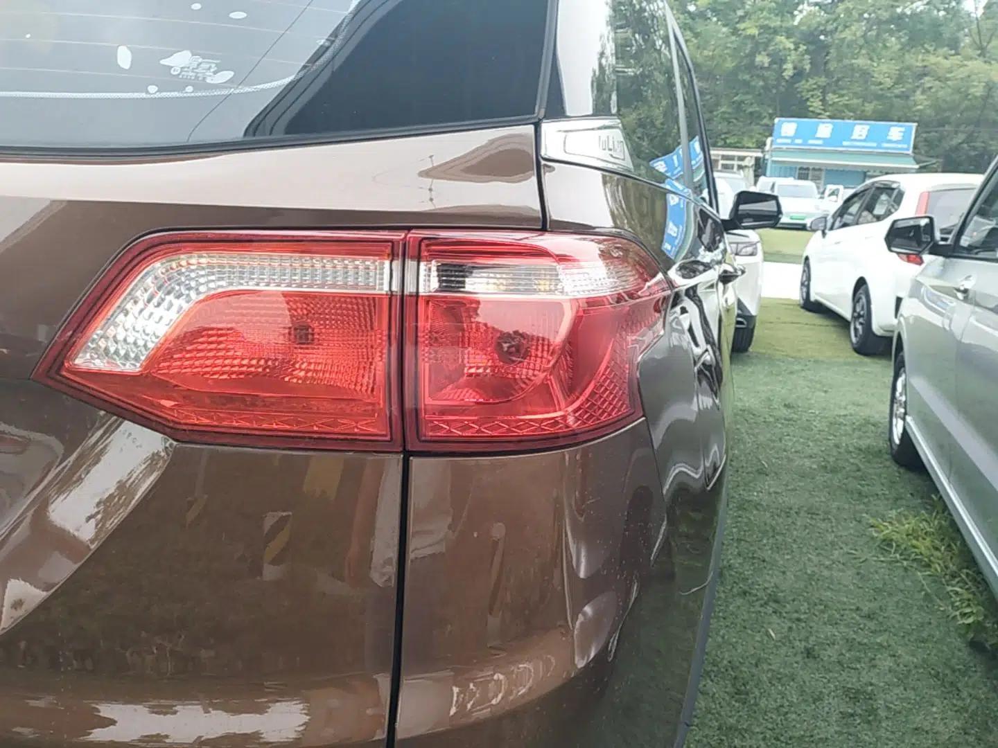 Wuling Hongguang S3 2019 1.5L Manual Comfort Model China VI Standard — миниатюра 9