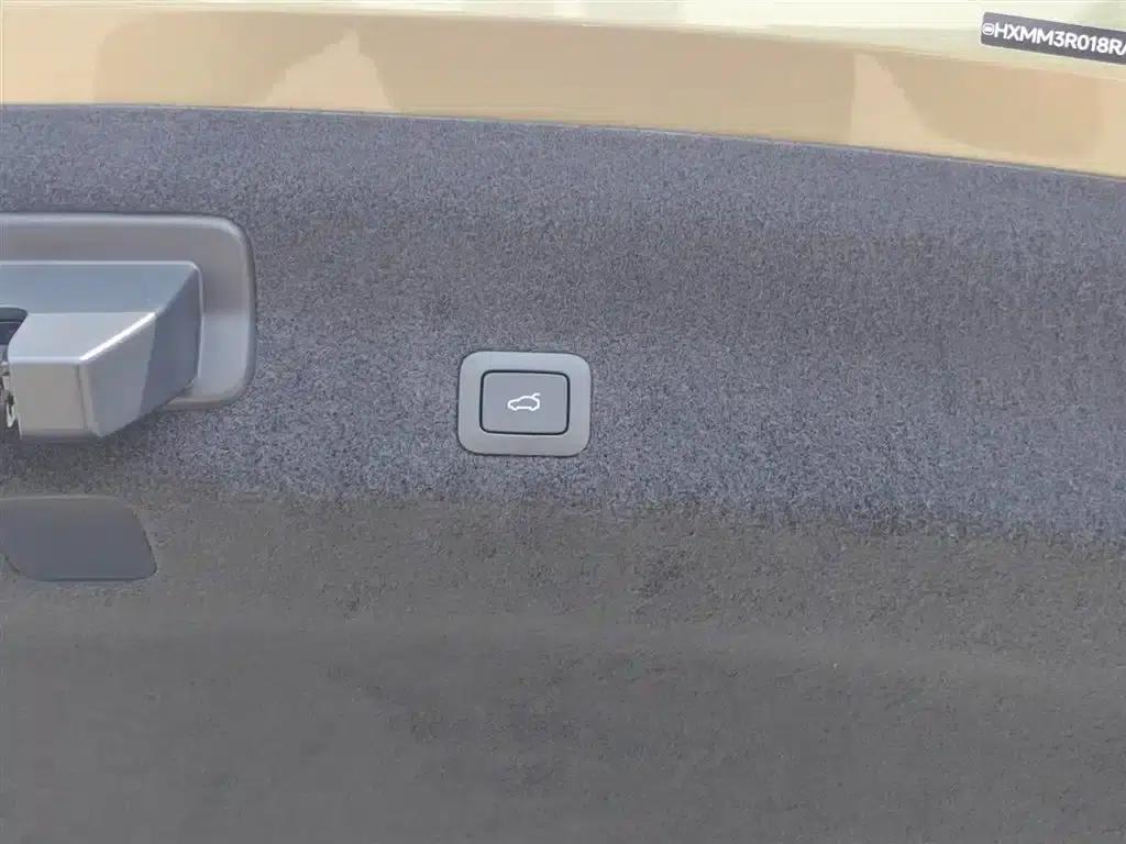 Xiaomi SU7 2024 Rear-Wheel Drive Long Range Advanced Intelligent Driving Pro Edition — миниатюра 13
