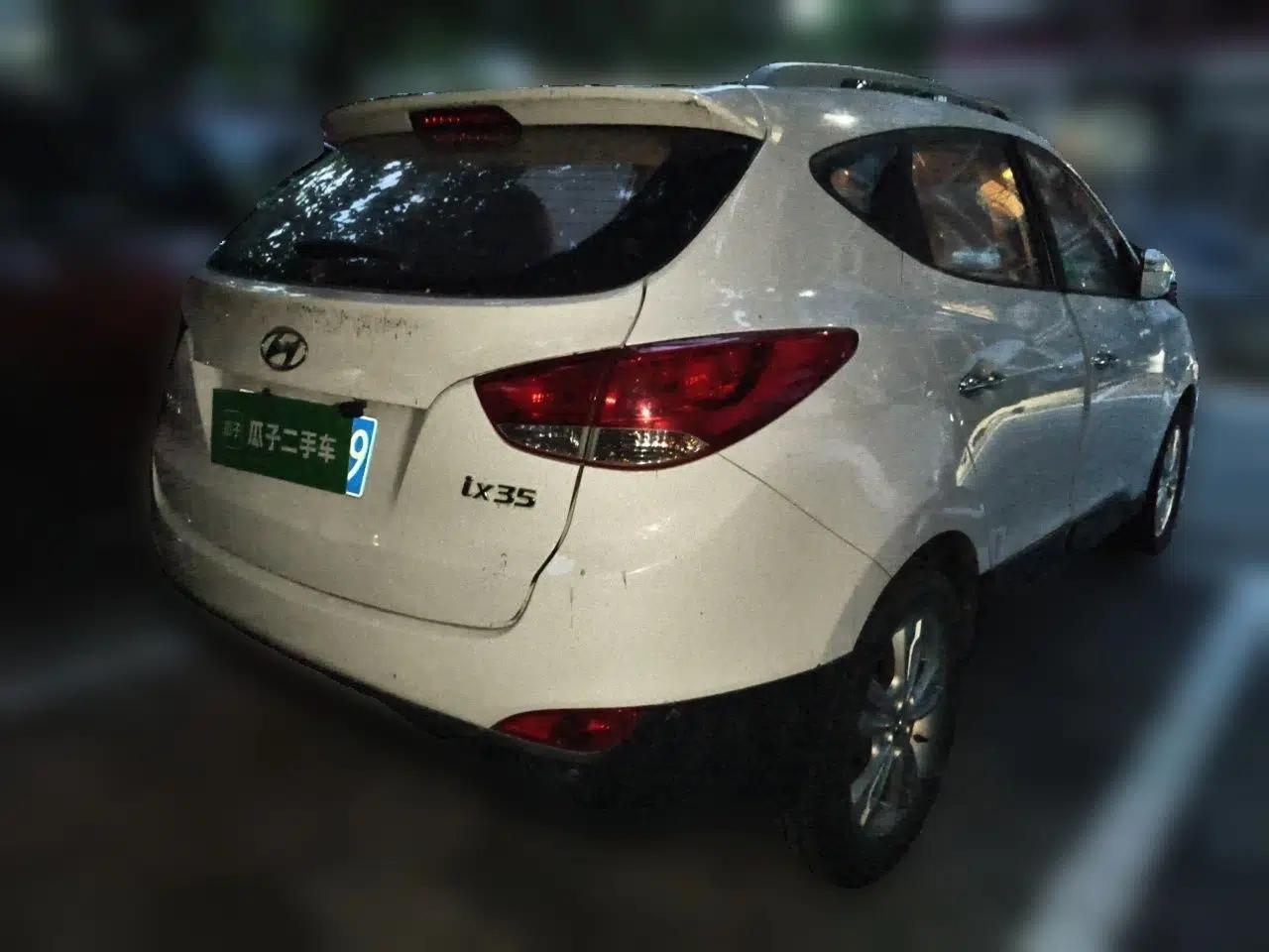 Hyundai ix35 2012 2.0L Automatic Two-Wheel Drive Elite Edition GLS — миниатюра 6