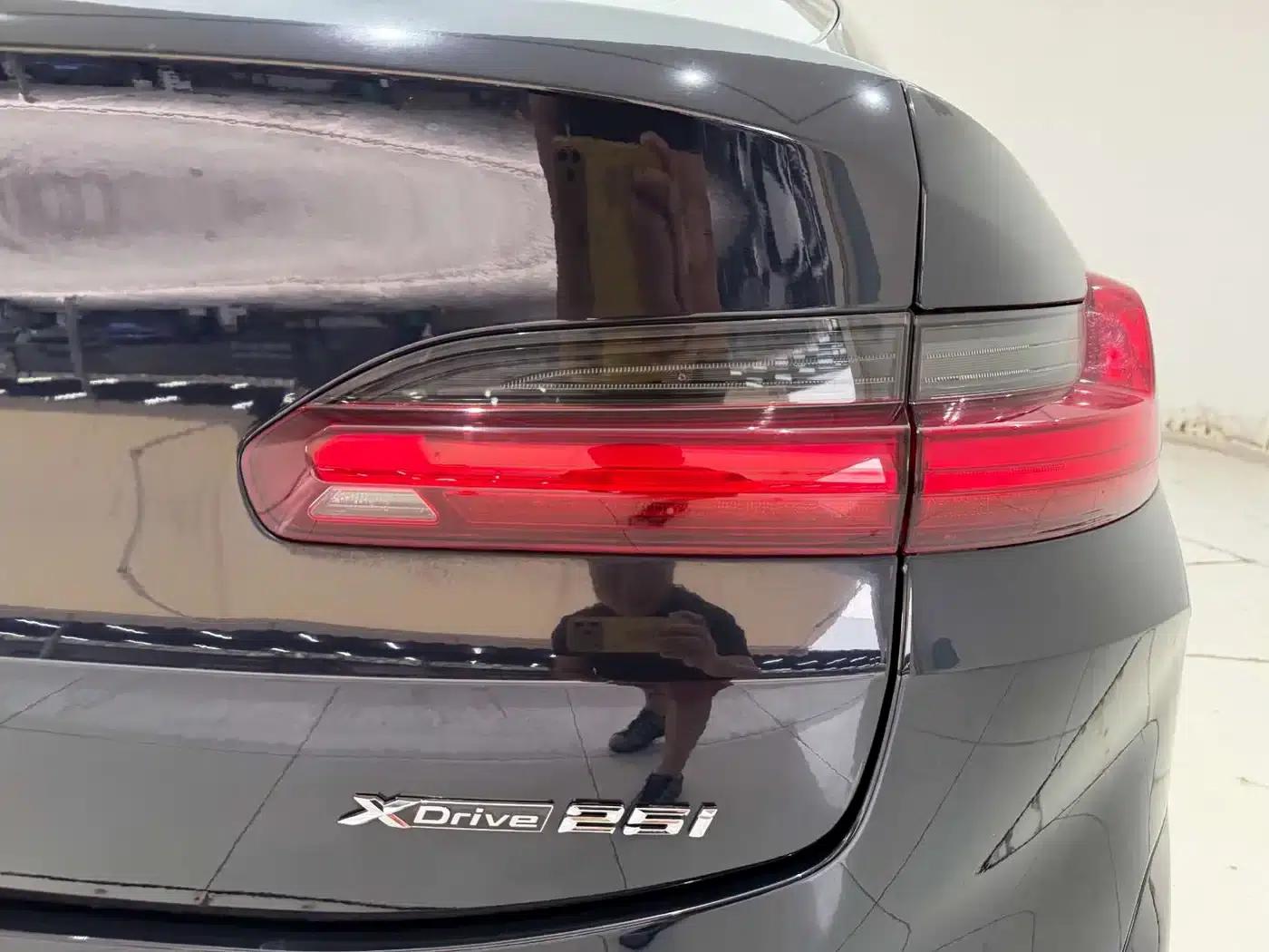 2022 BMW X4 xDrive 25i M Sport Package — миниатюра 10