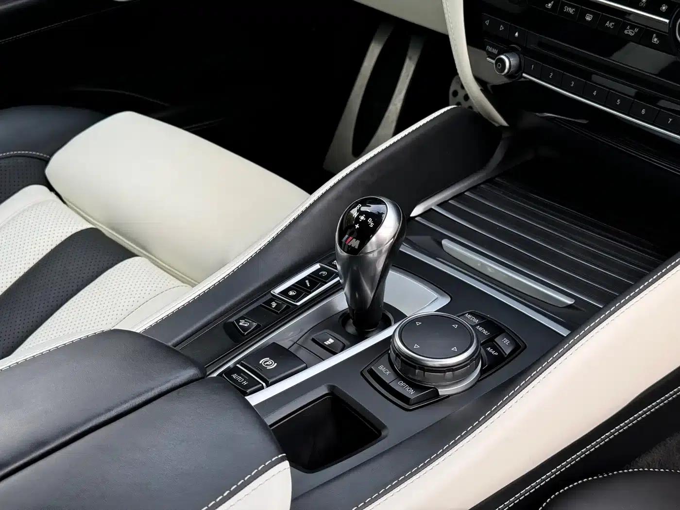 2015 BMW X5 M — миниатюра 19