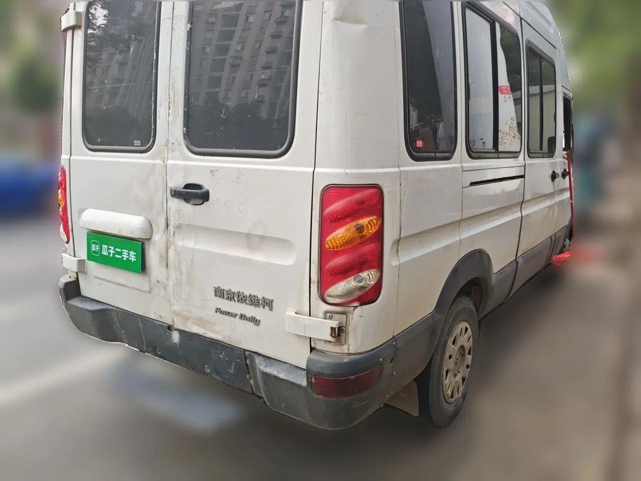 Iveco Power Daily 2013 2.5T-A37 Dual-Purpose High-Roof Van — миниатюра 6