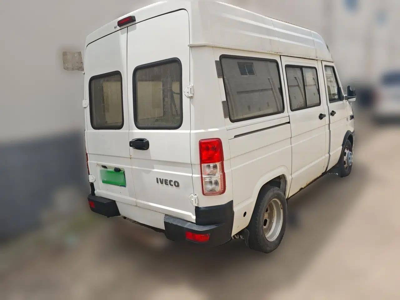 Iveco Daily 2017 2.5T A35 Passenger Van 5-7 Seats Model 47Z5 — миниатюра 6