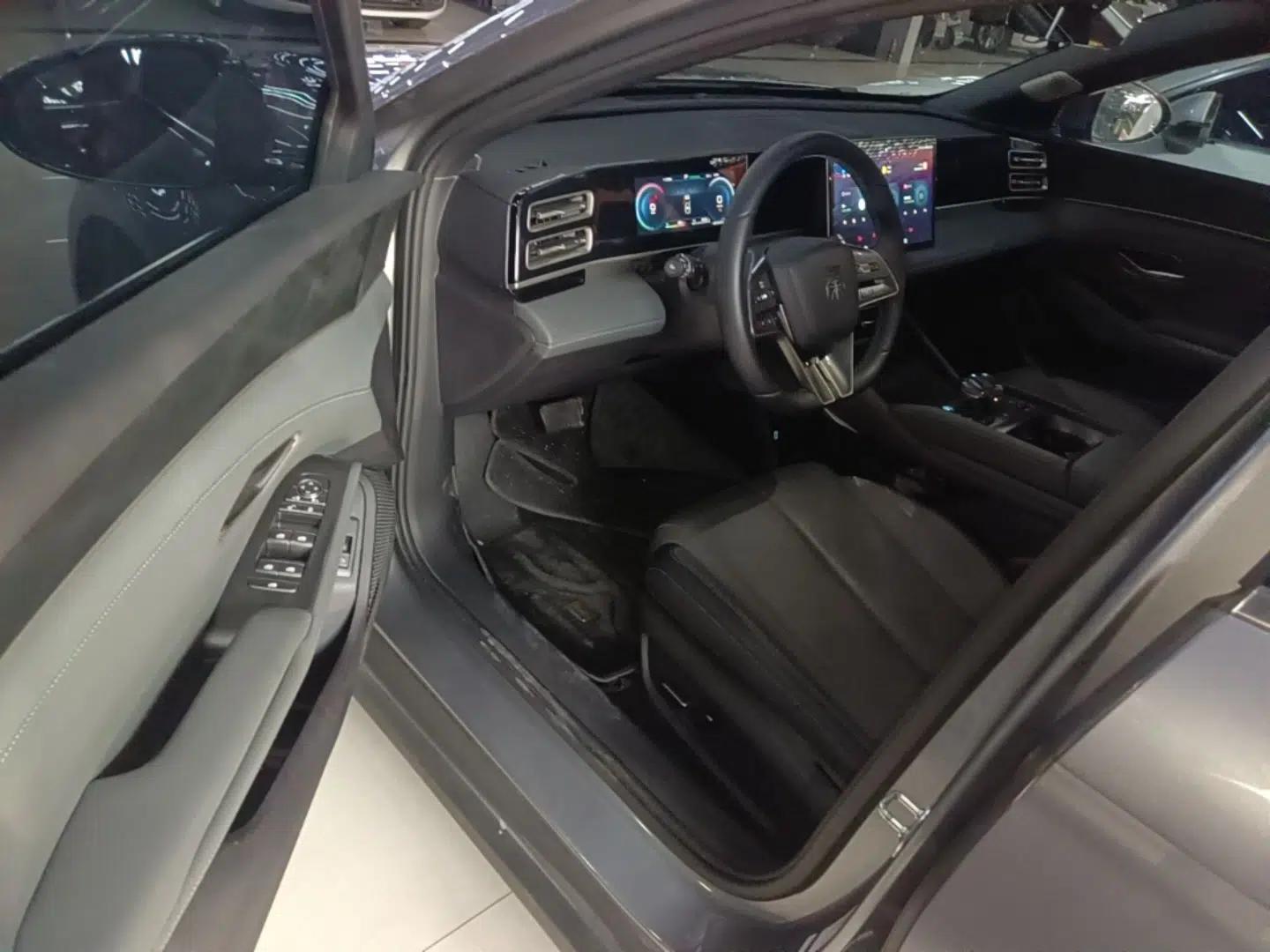 BYD Qin L 2024 DM-i 80KM Beyond Model — миниатюра 18