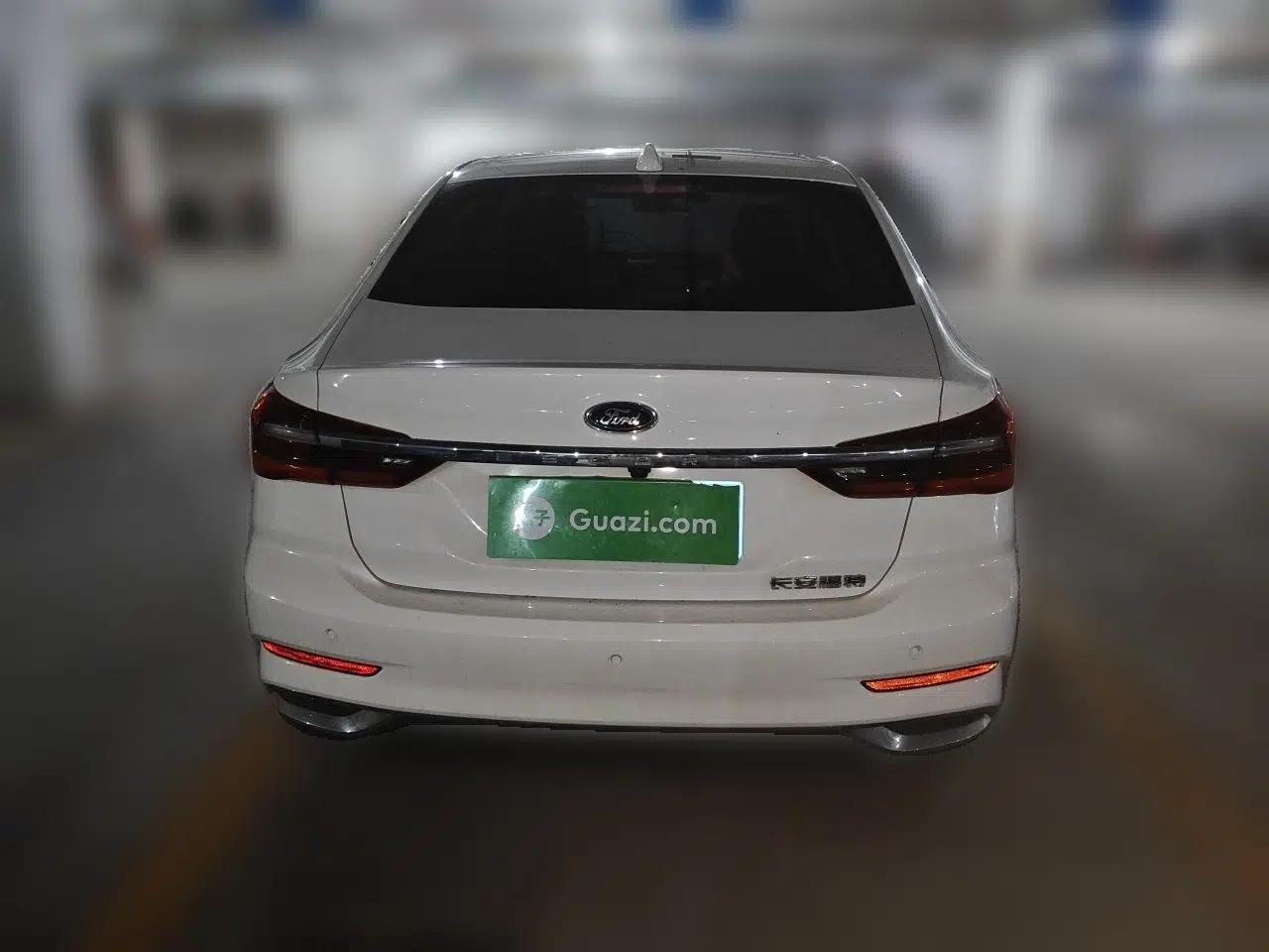 Ford Escort 2021 1.5L Automatic Diamond Edition — миниатюра 5