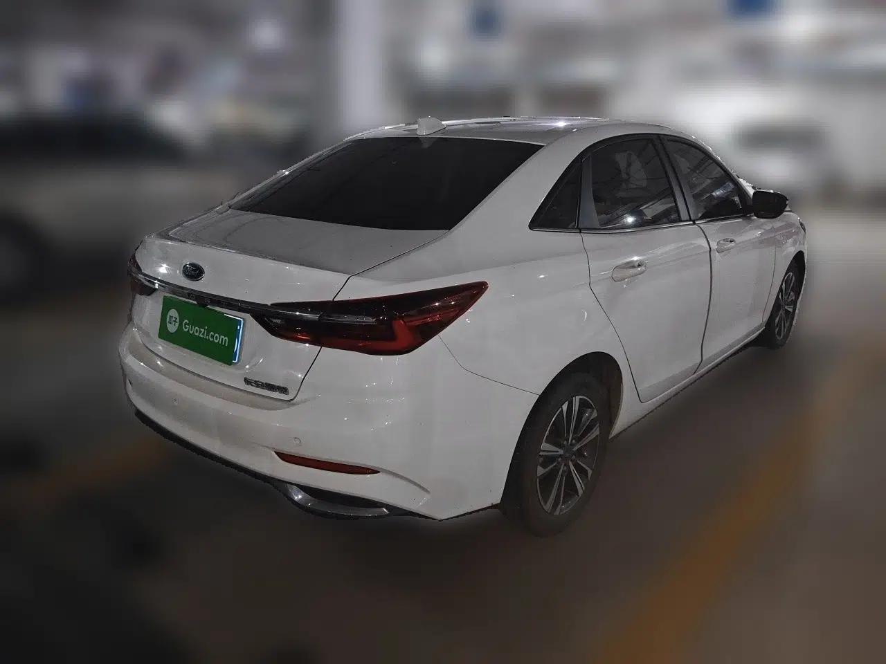 Ford Escort 2021 1.5L Automatic Diamond Edition — миниатюра 6