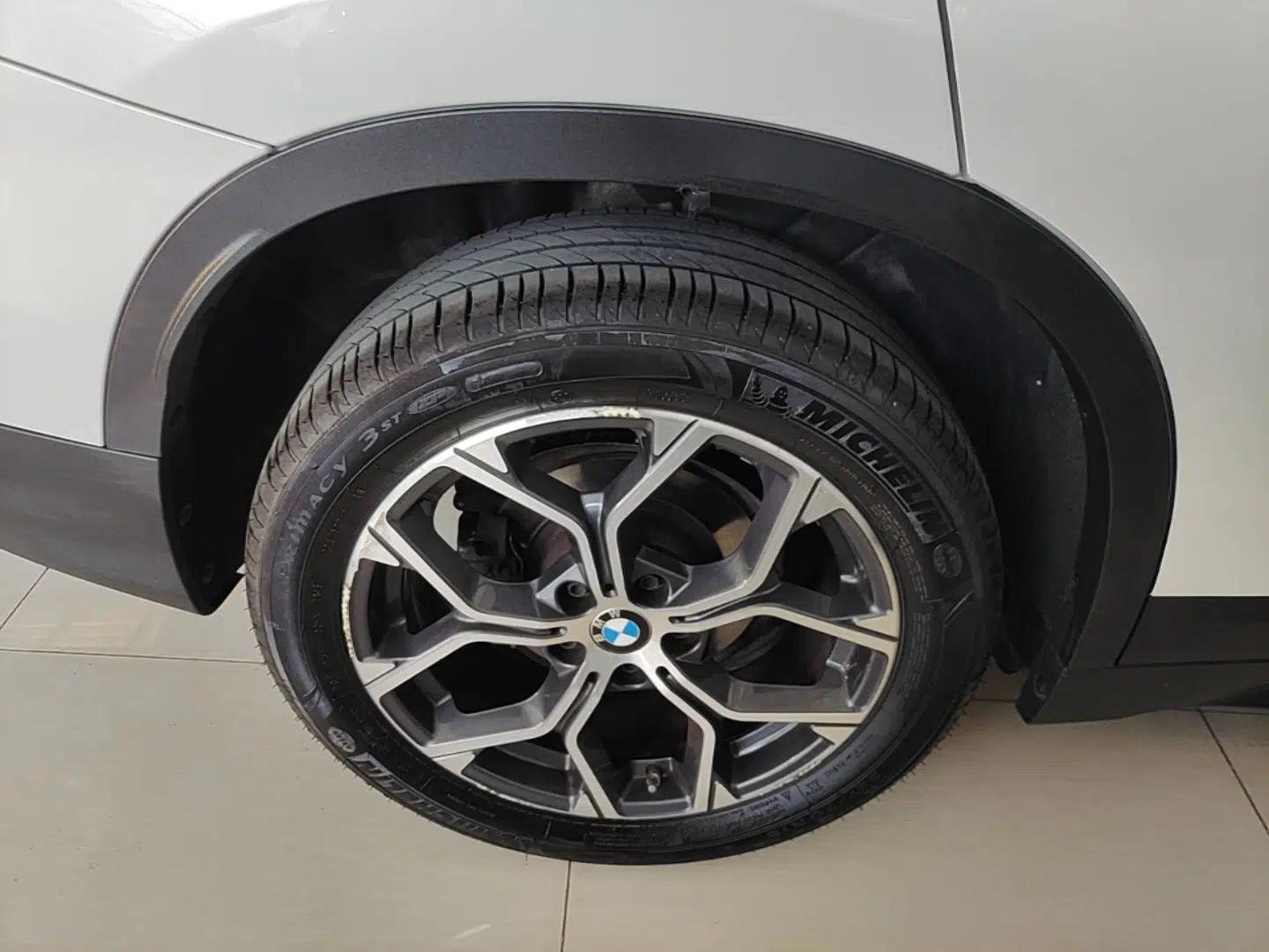 BMW X1 2021 Restyled sDrive25Li Leading Edition — миниатюра 11