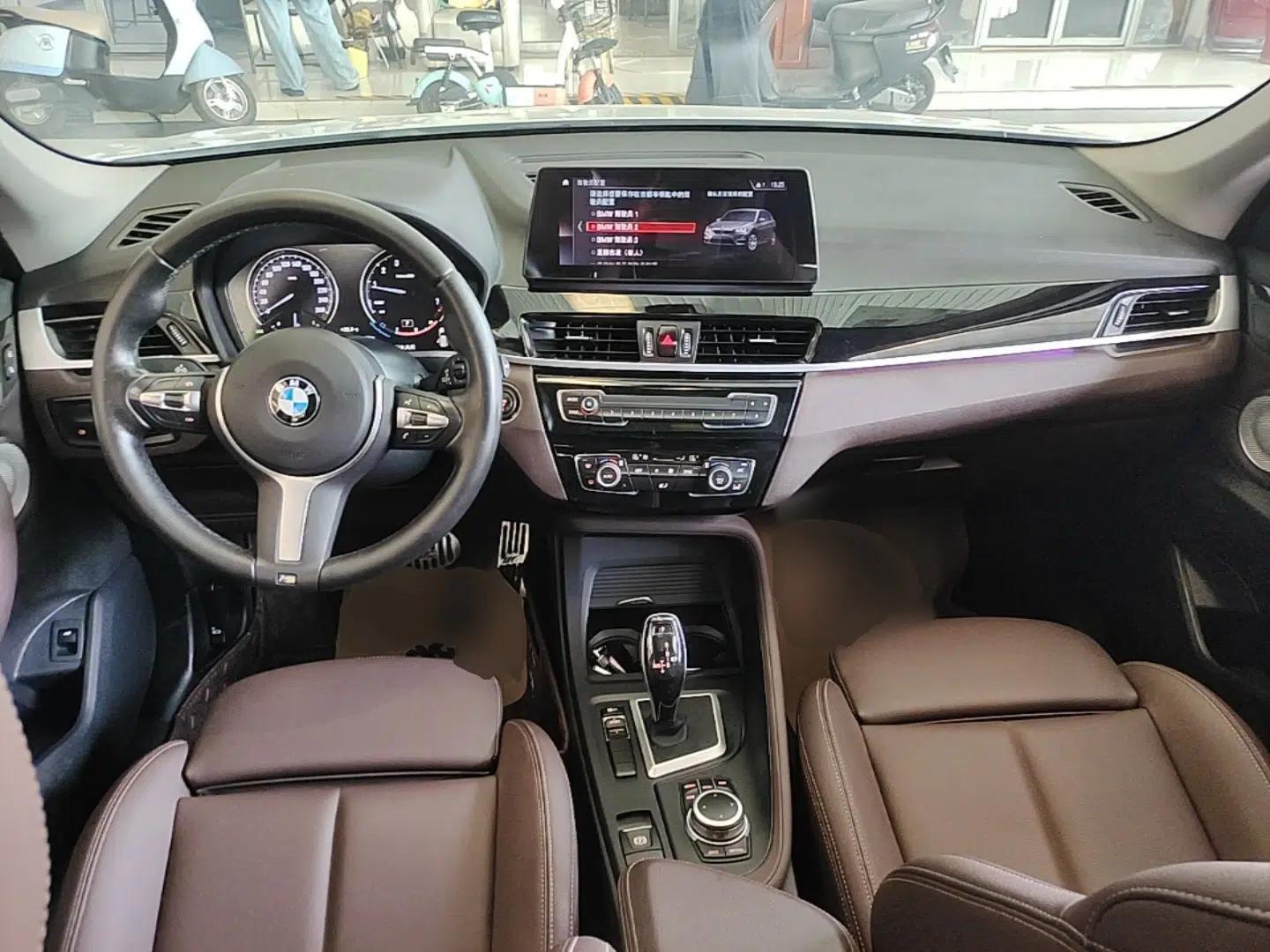 BMW X1 2021 Restyled sDrive25Li Leading Edition — миниатюра 12