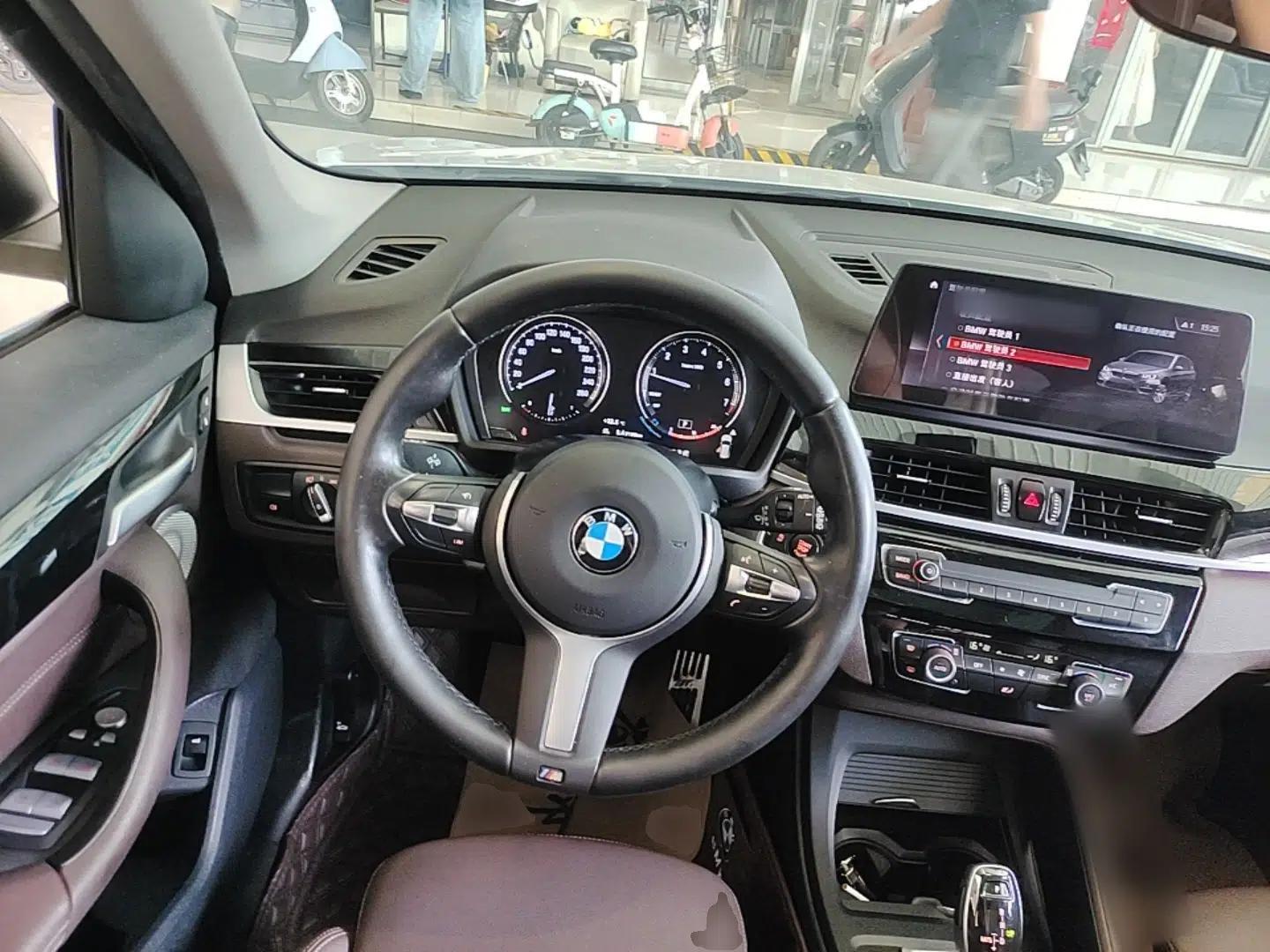 BMW X1 2021 Restyled sDrive25Li Leading Edition — миниатюра 13