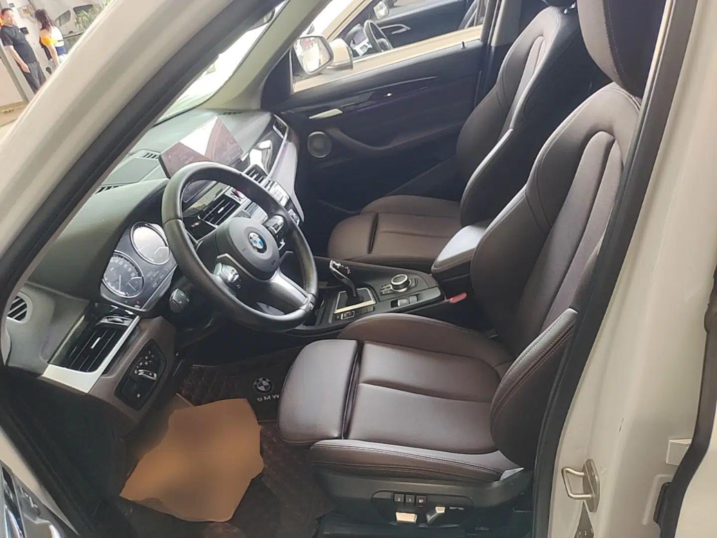 BMW X1 2021 Restyled sDrive25Li Leading Edition — миниатюра 17