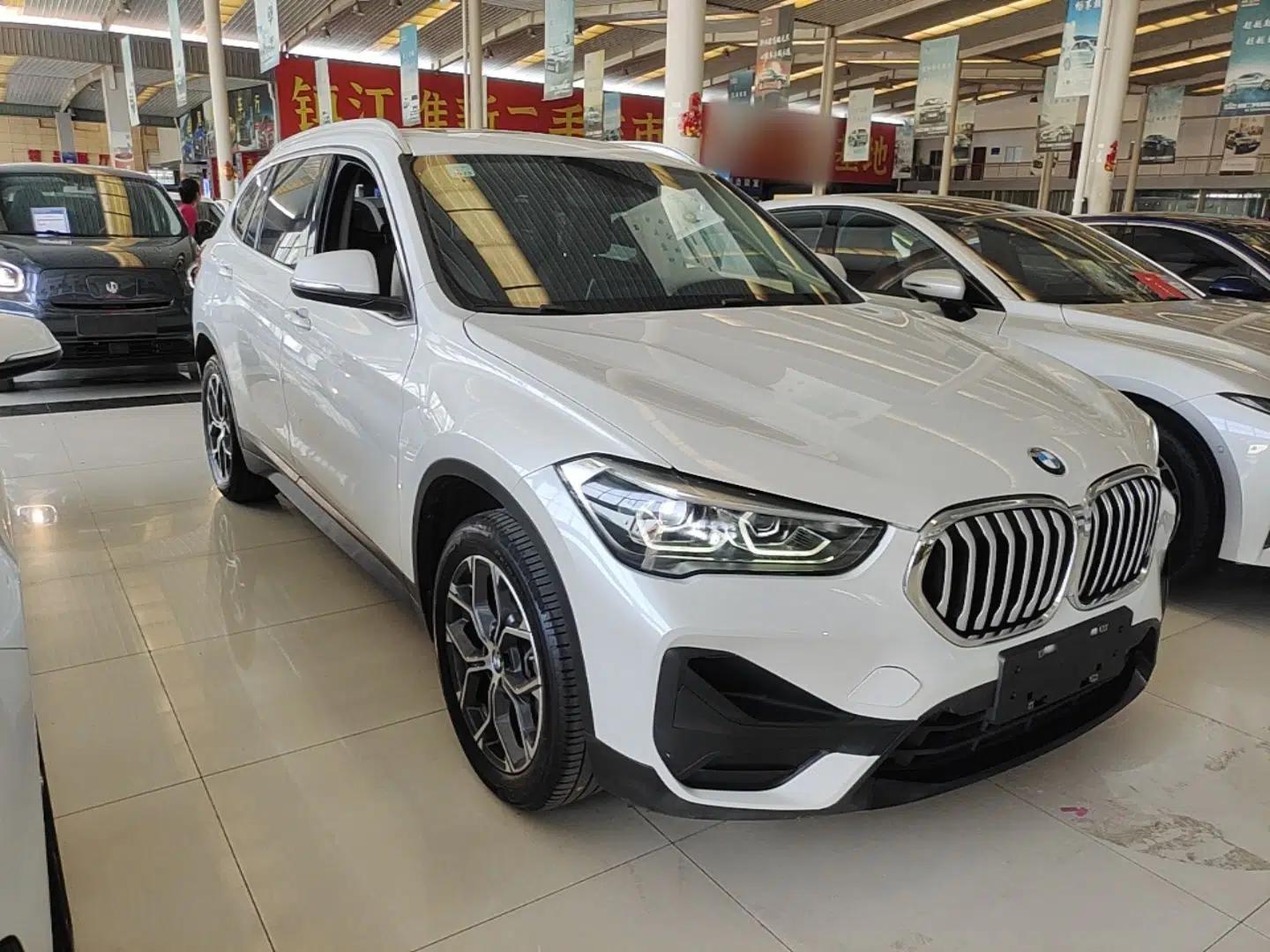 BMW X1 2021 Restyled sDrive25Li Leading Edition — миниатюра 3