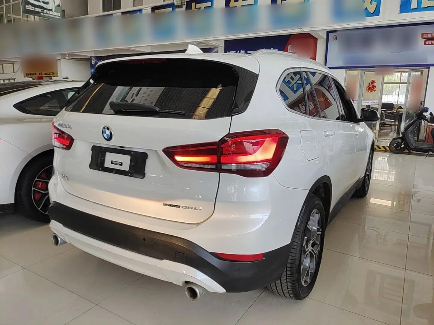 BMW X1 2021 Restyled sDrive25Li Leading Edition — миниатюра 6