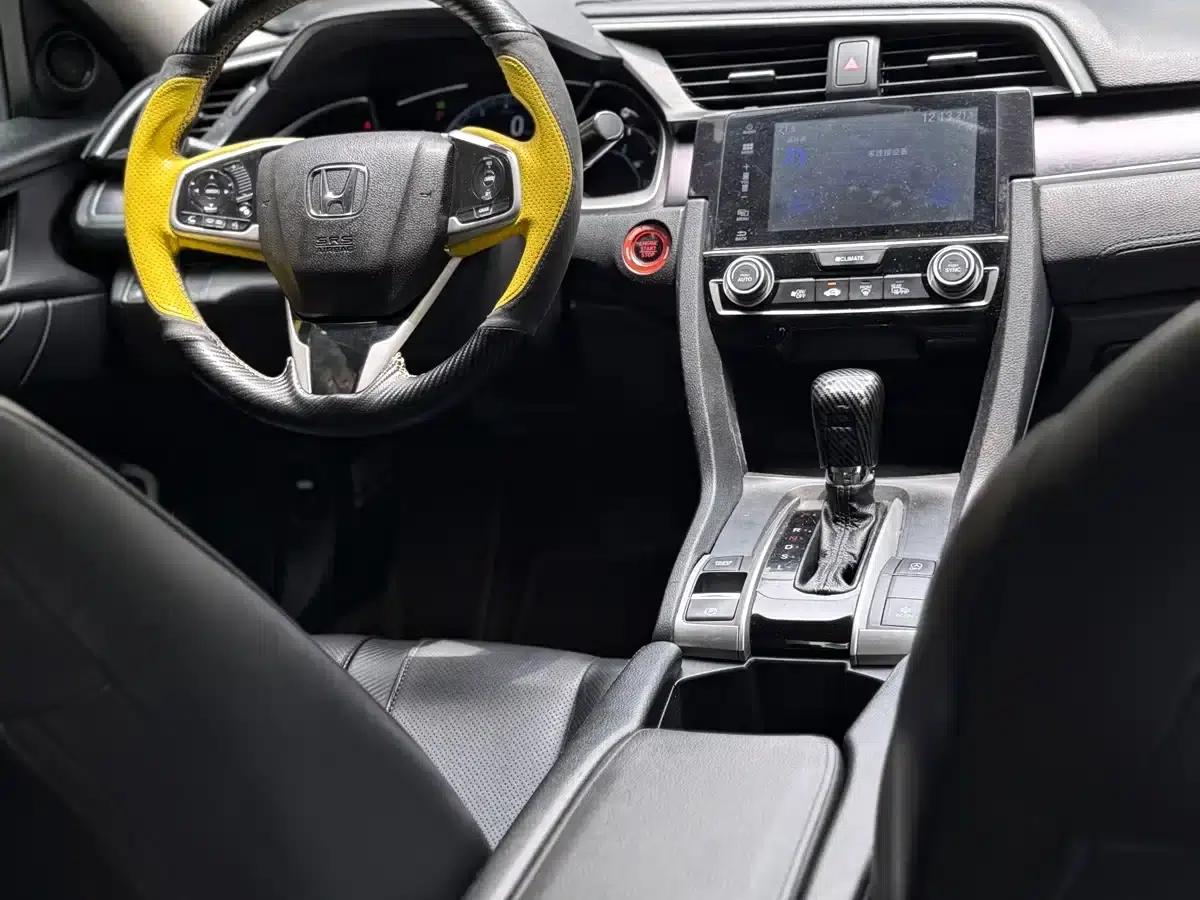 2016 Civic 220TURBO CVT Premium Edition — миниатюра 6