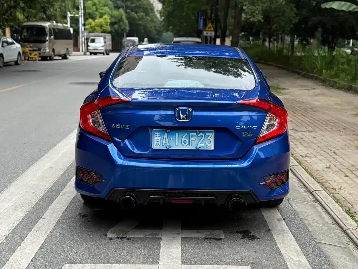 2016 Civic 220TURBO CVT Premium Edition — миниатюра 10