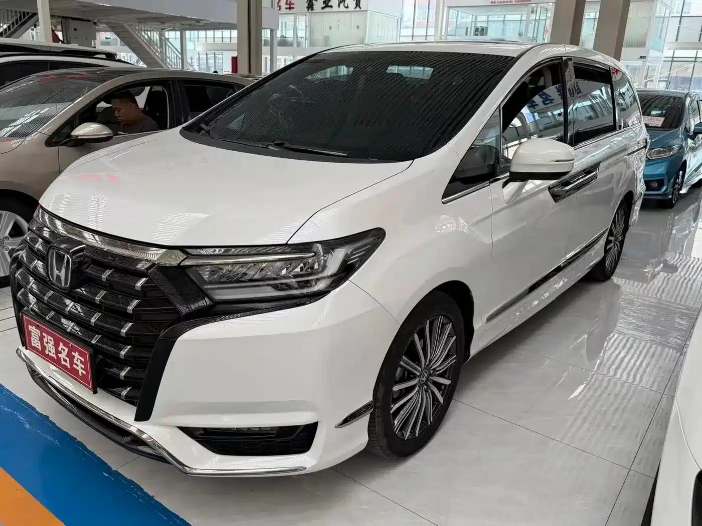 Elysion 2022 2.0L e:HEV Luxury First Edition — миниатюра 1