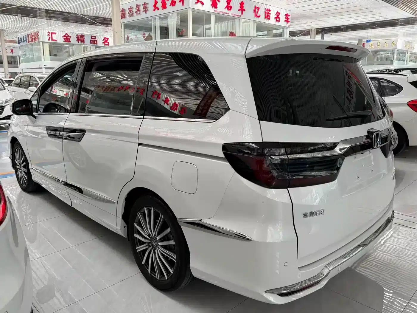 Elysion 2022 2.0L e:HEV Luxury First Edition — миниатюра 5