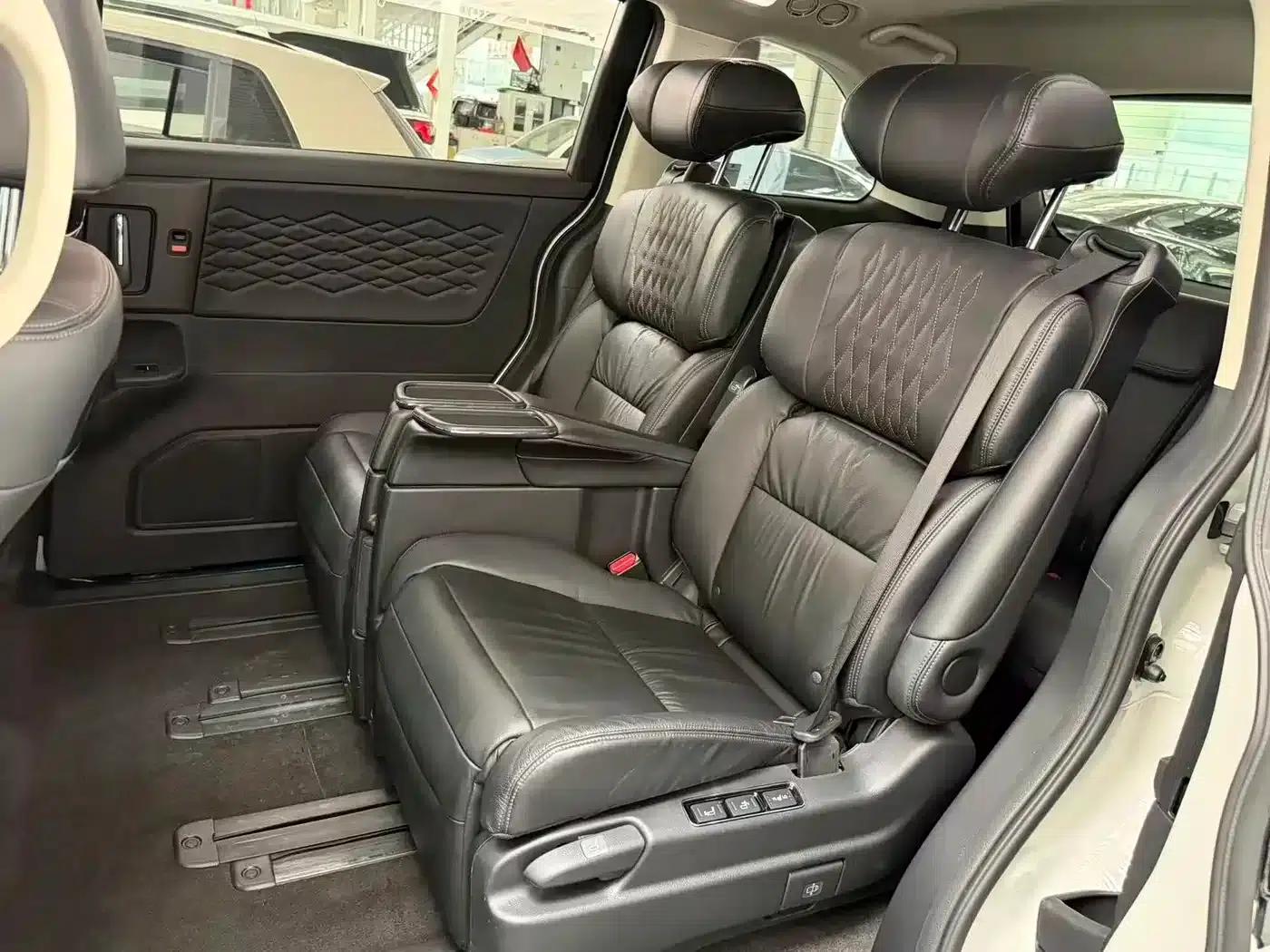 Elysion 2022 2.0L e:HEV Luxury First Edition — миниатюра 8