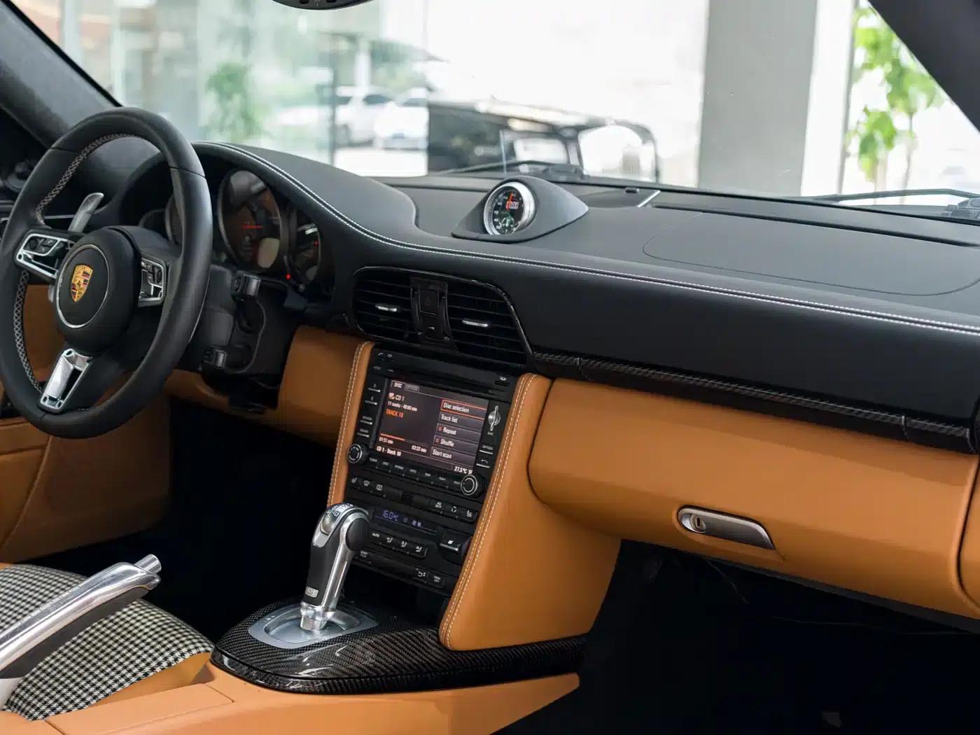 2010 Porsche 911 Carrera 4 3.6L — миниатюра 16