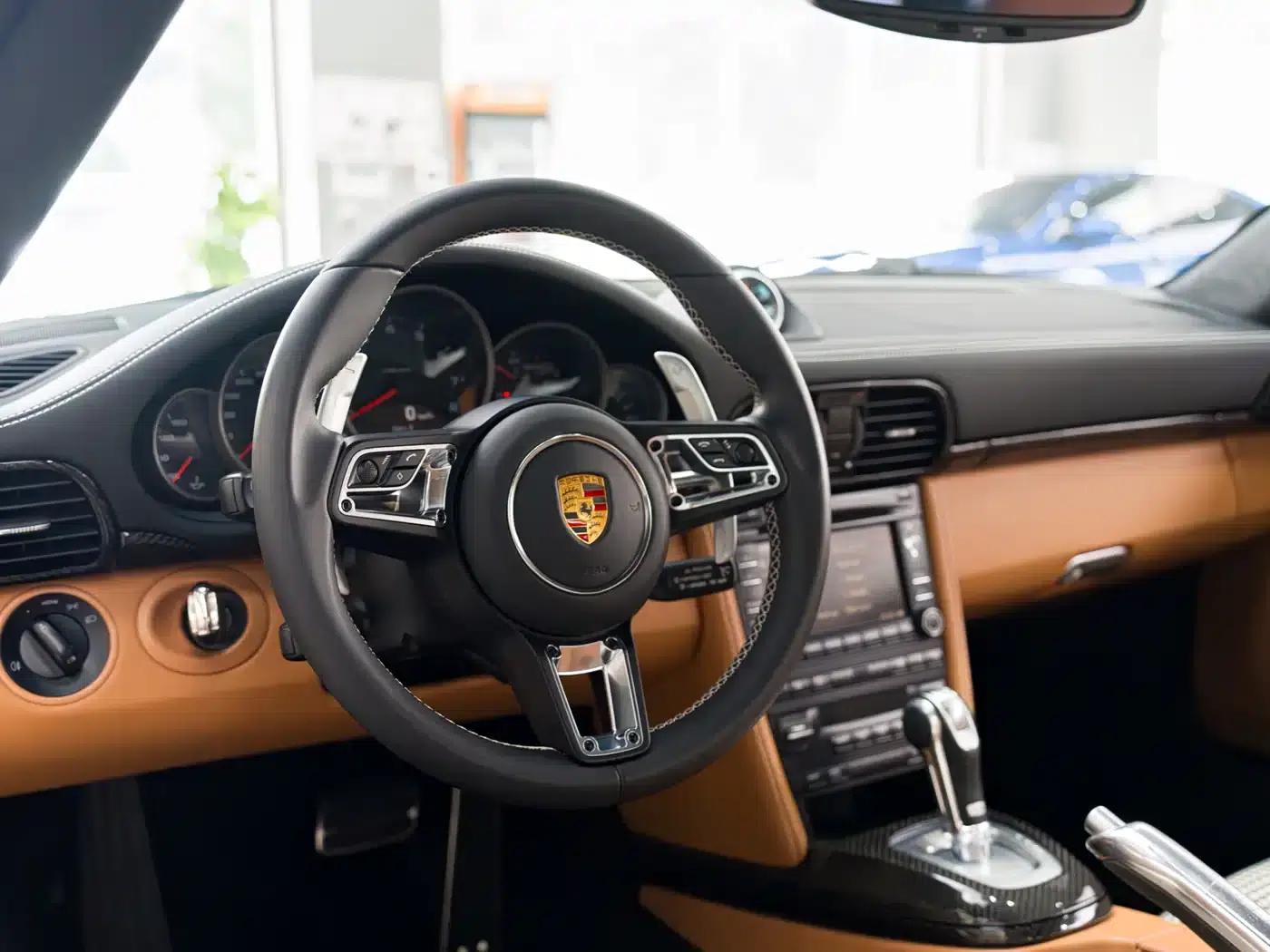 2010 Porsche 911 Carrera 4 3.6L — миниатюра 3