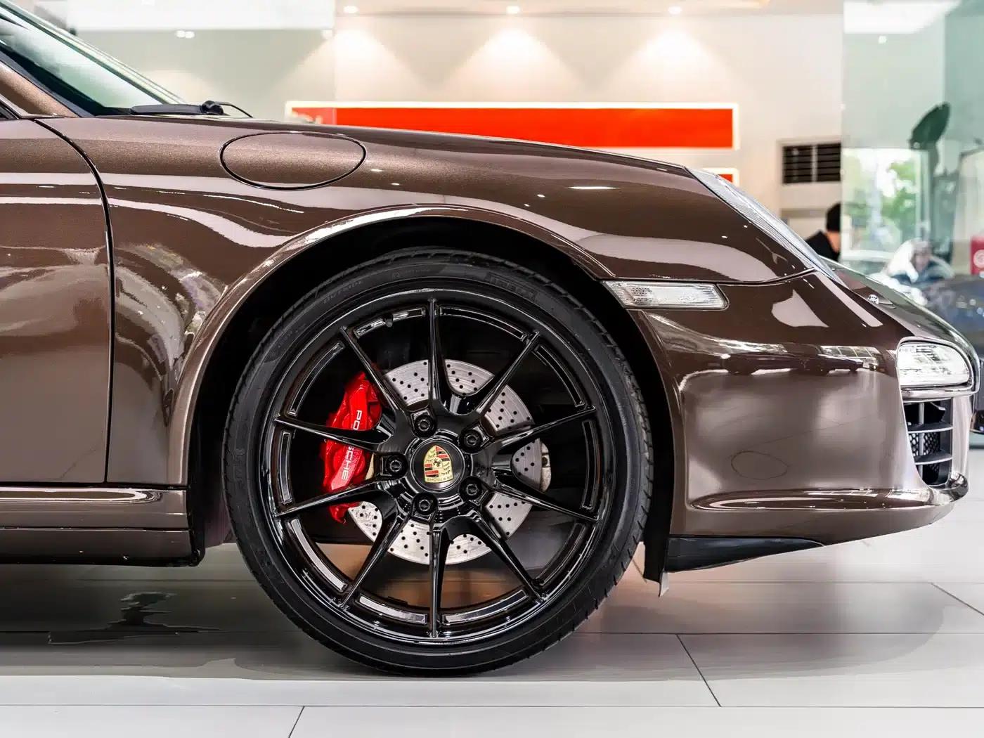 2010 Porsche 911 Carrera 4 3.6L — миниатюра 21