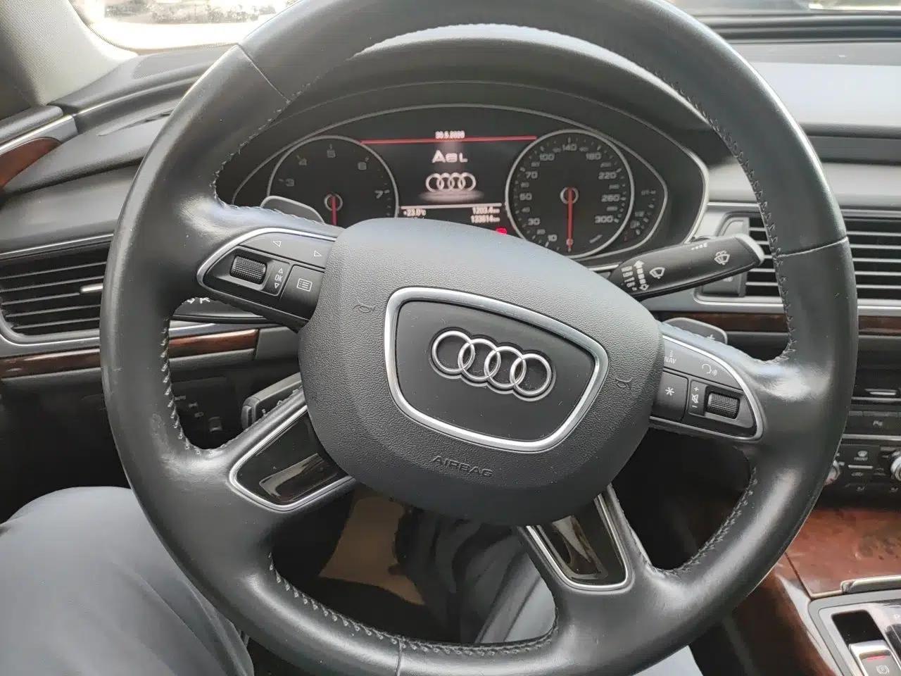 Audi A6L 2018 30th Anniversary Edition TFSI Trendy Model — миниатюра 10