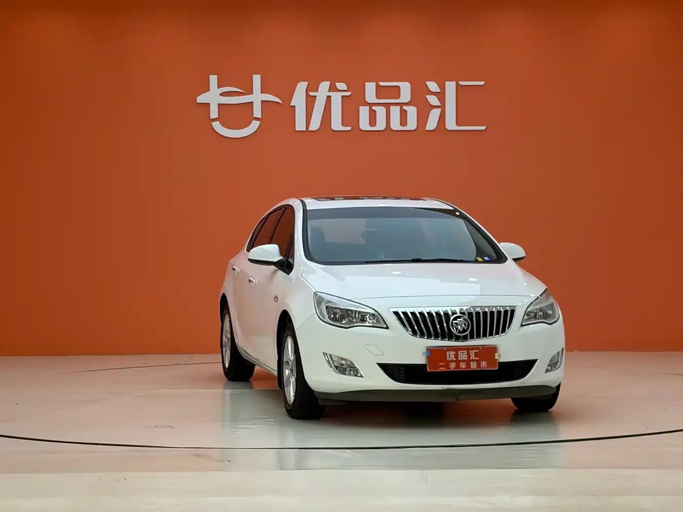 Buick Excelle XT 1.6L Automatic Fashion Edition 2014 — миниатюра 3