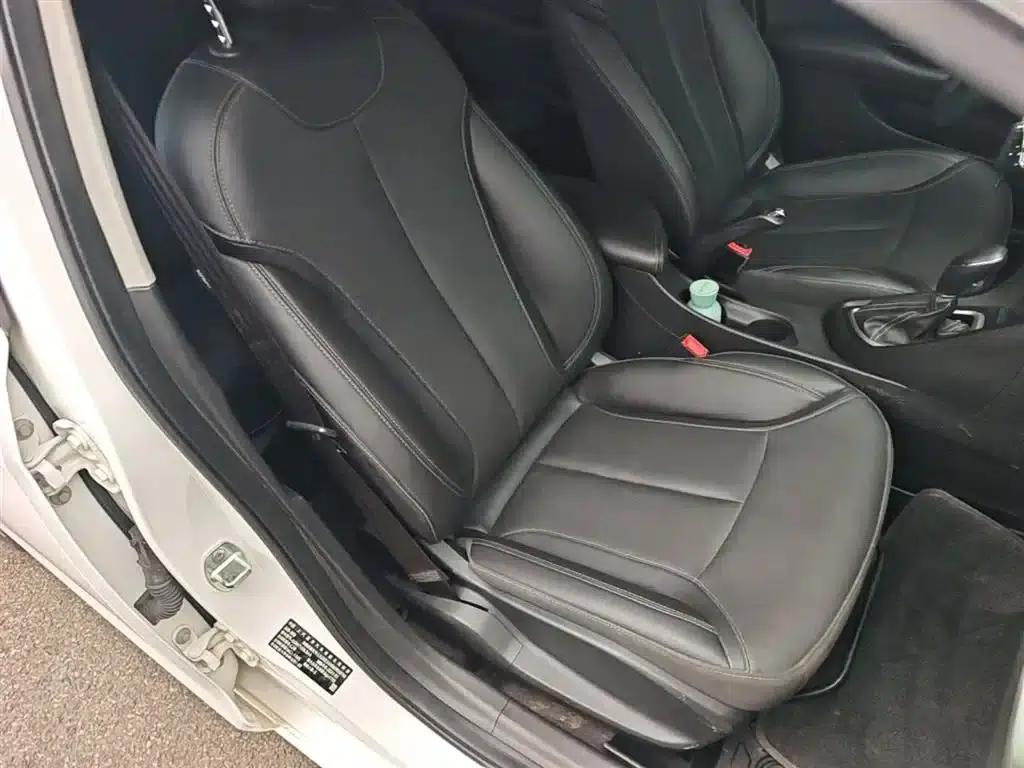 Buick Excelle 2021 Facelift Classic 1.5L Automatic Elite — миниатюра 25