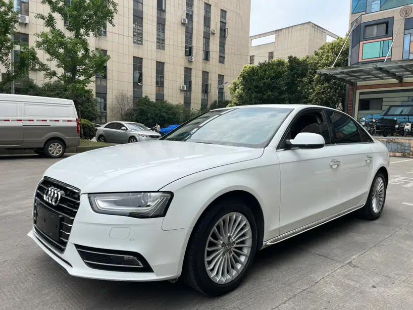Audi A4L 2016 35 TFSI Collector's Edition Automatic Standard Model — миниатюра 14