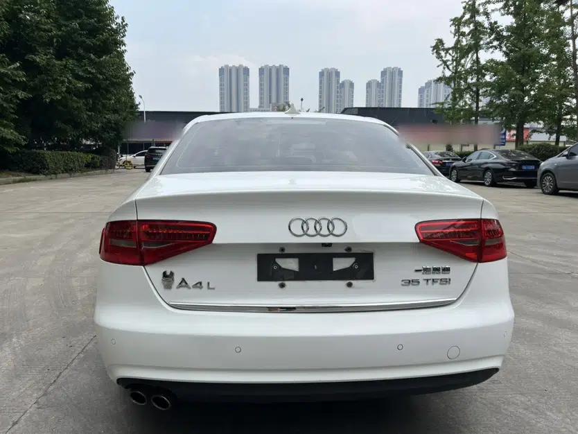 Audi A4L 2016 35 TFSI Collector's Edition Automatic Standard Model — миниатюра 15
