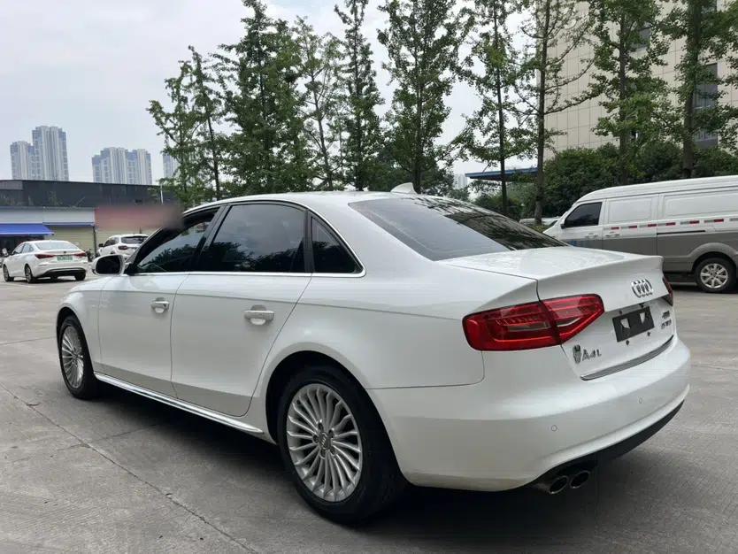 Audi A4L 2016 35 TFSI Collector's Edition Automatic Standard Model — миниатюра 17